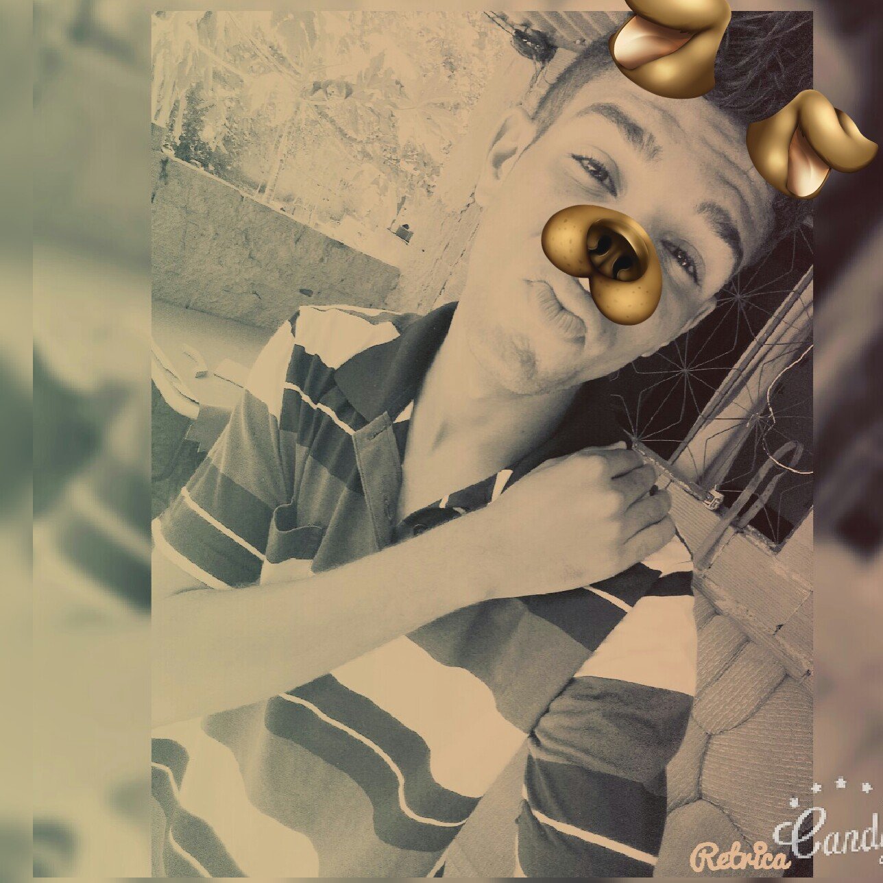 -Vamos viver o  hoje, pq o amanha nao nos pertencem..✌