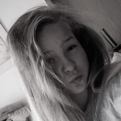 maya_Sebers's profile picture. Heutzutage ist es schwer dumm zu sein, weil die Konkurrenz zu groß ist... :(