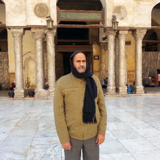 معلم يهوى زيارة القلوب دون استئذان