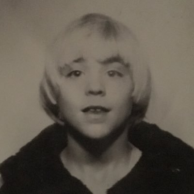 We are light in the age of sound. gamer, painter, lover of nerds. pretends to play music