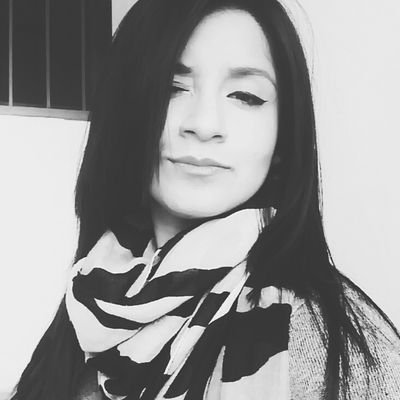 erikazavzam's profile picture. 