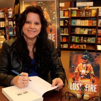 Author Shay Lee Soleil 📚(@ShayLeeSoleil) 's Twitter Profile Photo