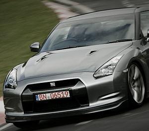 出回る数の少ない日産「GT-R」の中古車新着情報を、カーセンサーnetの情報から配信。