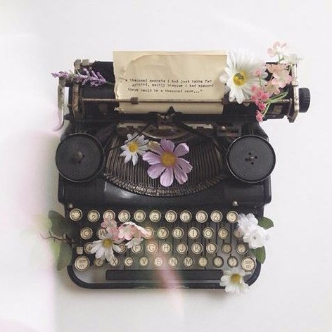 ReignofWriter's profile picture. Writer by day, blogger by night.