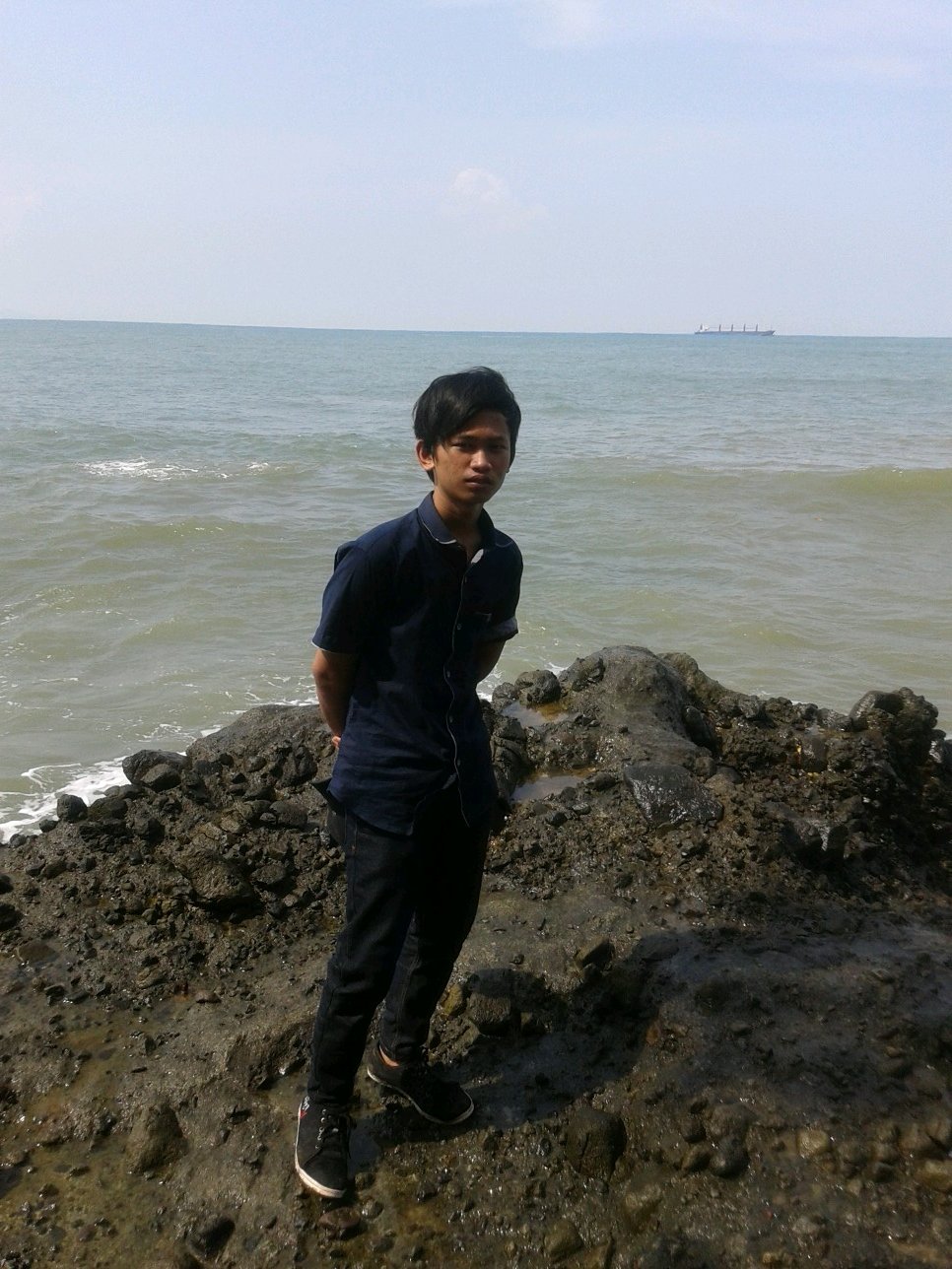 ___!___  -='-
  ,x-.I.--=______/ / 
('_Hello!_____«__/'  
 --J---J--    

FOLLOW BACK YA :)