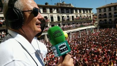 Periodista por la UN. Director Onda Cero Tudela, Melodía FM y Ribera Navarra. Estudio Geografía e Historia en UNED Tudela. Pertenezco a Sociedad Civil Navarra.