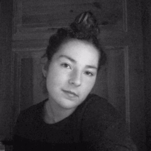 _lauralind's profile picture. är bra på att fläta hår och stå på händer