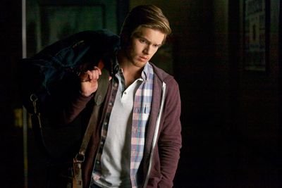 Fan des séries du genre The Vampire Diaries, Teen Wolf, The Walking Dead etc...