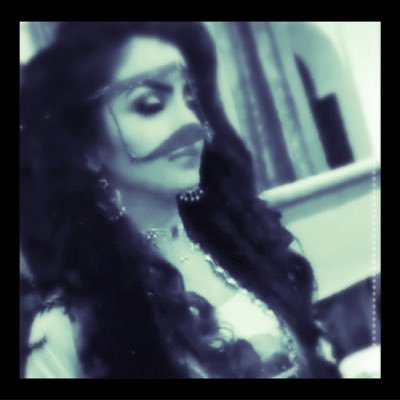 جميل جدا بان تقتنع بان قلبك ثمين ولا يستحقه اي احد♥️♥️اللهم احسن خاتمتي 💜 مفضلتي تحتوي كتاباتي 💭