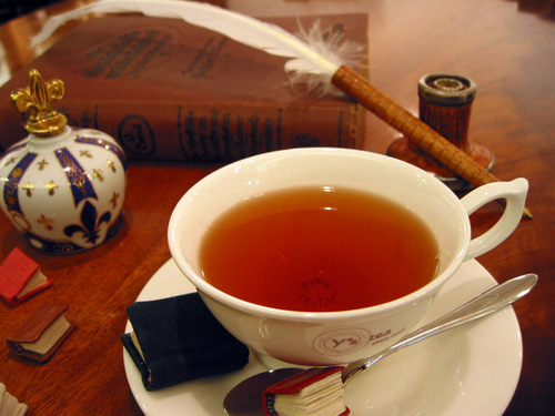紅茶という身近でありながらもスゴイアイテムで、「人と地域を元気に！」する為、「世界のお茶の専門店Y's tea 」をＯＰＥＮしました☆