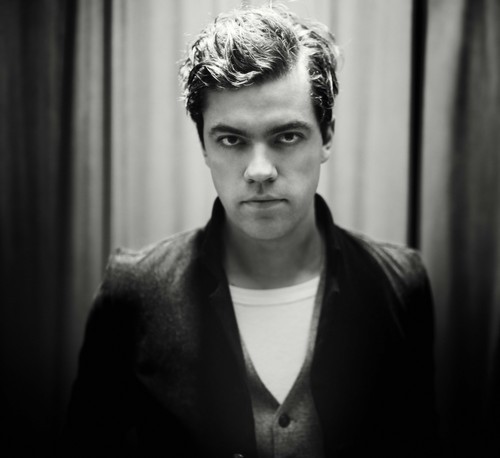 grandeofficial's profile picture. Contract: erik.landet@umusic.com