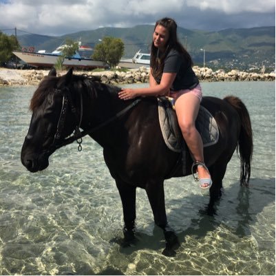 GoneWithTheSin8's profile picture. I'm 27, I ♥ the Tolkien world, I have tattoos, I'm a mother and an epic Barmaid.