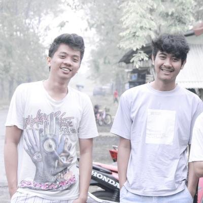 dion_paskah's profile picture. SANTAI...