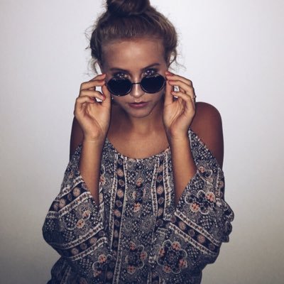 skyeszariel's profile picture. my user doesn't restrict who I stan/support❤️ | Daniel liked x1 | 1/5 follows