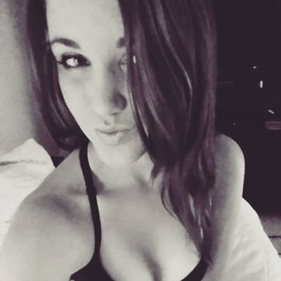 bluberrytwaffle's profile picture. Music maker, gaming extraordinaire, tattoo & piercing collector. Hobbies include getting high & going on adventures. Sending good thoughts your way! Peace ✌