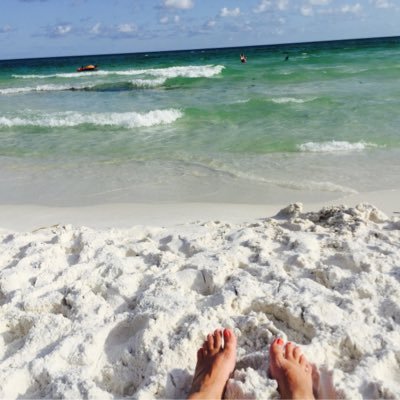 Christy70123's profile picture. Left handed - vegetarian