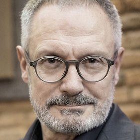 Professeur au Collège de France - Chaire de Paléoanthropologie - Emeritus Professor of the Max Planck Society