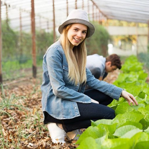 I'm Laura, and i love gardening.