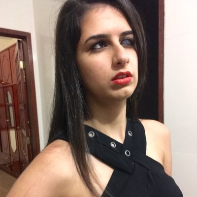 Sou uma pessoa meiga, tranquila, amiga. Graduada em Serviço Social pela UFF. Adoro Deus. Sou fã de Harry Potter. Curto música, cinema. moda etc Quero ser feliz.