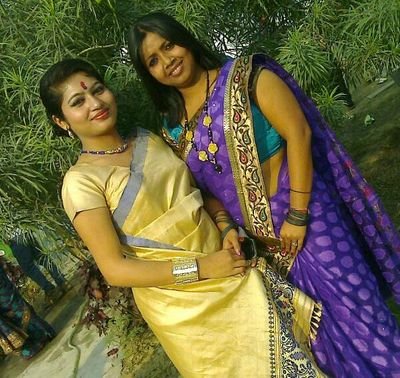 I like watching horror n historical movies,listening to songs n dancing,,hate lies n liers too.