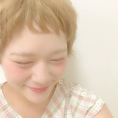 黒木真梨奈 On Twitter オン眉 耳掛けショートは安定にかわいい