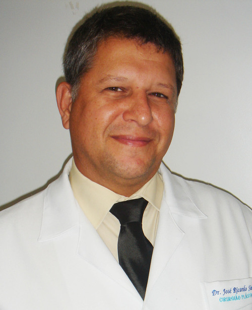 Dr_JoseRicardo's profile picture. CENTRO DE CIRURGIA PLÁSTICA E COSMIATRIA - TEL: 2491-6944
Ligue e marque sua avaliação!
