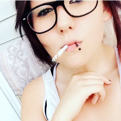 Stoner_Bitch100's profile picture. Blowin' Clouds