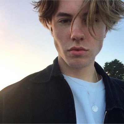 Adnanrpg's profile picture. You look so cool bæ.