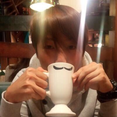 高い所NGのAB型おじさん。曲を作ったり作らなかったりするひと。あと4歳のおもち(猫)を吸ったり、3歳の息子(人)に振り回されたりするひと。