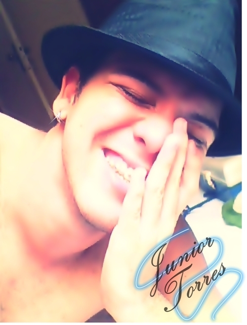 Ator, produtor, Designer de moda e Humorista.