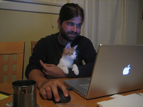 Iphone3Guru's profile picture. cyberspace junkie. . .