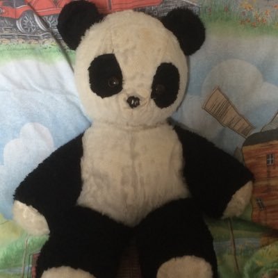 karencrowley02's profile picture. History fan, mum of 4, keen reader