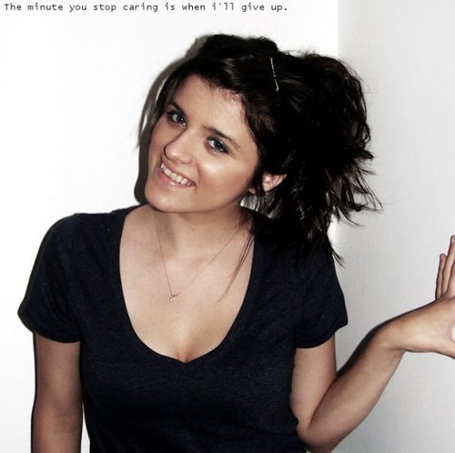 ehkatiieh's profile picture. Pictures can't replace being there
& memories can't replace moments.