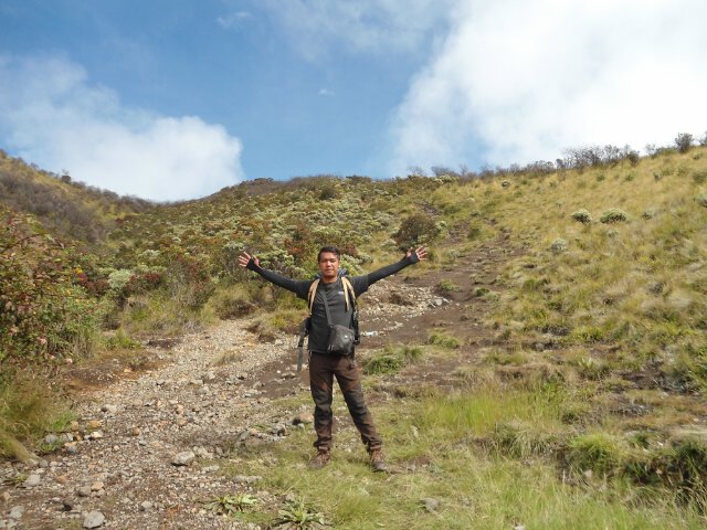 febry_ebby13's profile picture. Akademi Pimpinan Perusahaan #12 , Himpunan mahasiswa Islam #12 APP , Indonesia itu rumah biar tersesat tetap dirumah☺