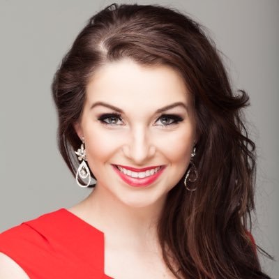 Miss Commonwealth 2018;
Flight Nurse 💉🚁
BSN, RN, CCRN, NREMT-Paramedic
Teacher of life-saving skills! ❤️