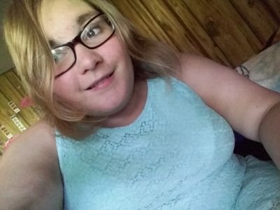 I love to sing Country music and Pop Music! I love Cute animals and Movies! I also love to Travel a lot.
