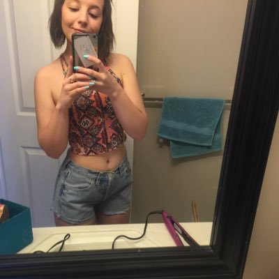 hannahfeuz's profile picture. 