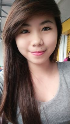 guevarrarochell's profile picture. Simple