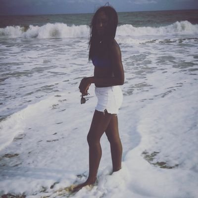 ruthadenike3's profile picture. cool, funny ,not free and admirable