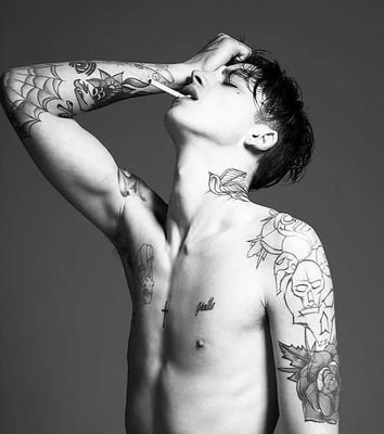 evcrlxsting's profile picture. I'm an emotional wreck, but baby I can show the world.