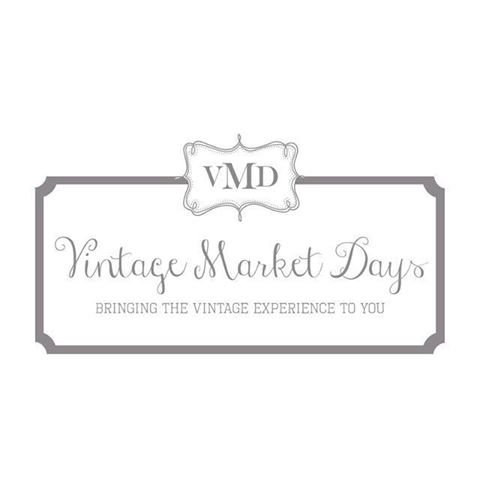 I'm Bethany of Vintage Market Days! We love all things vintage & hope you’ll join us as we bring the vintage experience to you!
