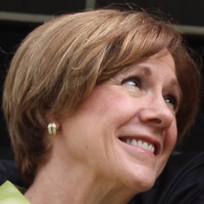 Enterprise technology and software CMO. Global citizen and traveler.