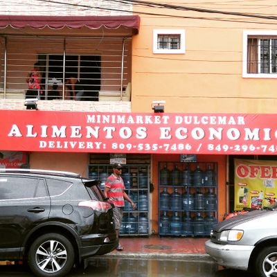 De negocio muy pequeño a negocio pequeño. Solo queremos trabajar y dar lo máximo de nosotros, al menos hasta que nos toque la lotería