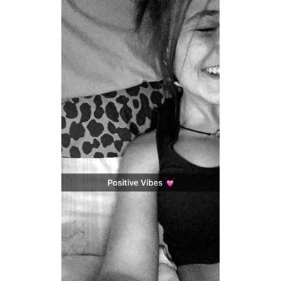 CheyDestany's profile picture. Do you wanna build a snowman ⛄️❄️..