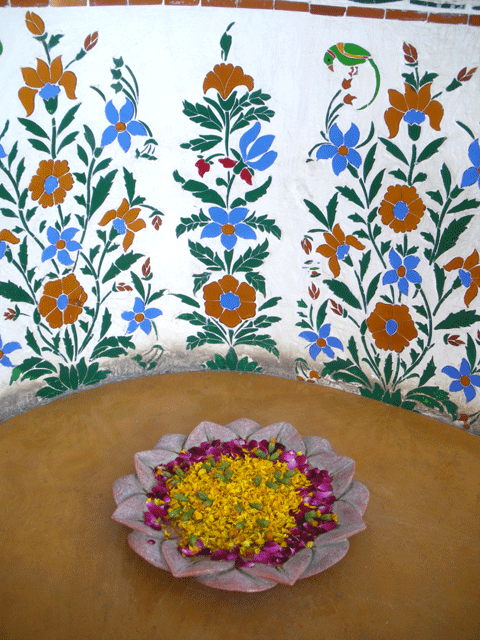 chautara9's profile picture. アジア雑貨屋「Chautara」店主。レゲエ・セレクターからIT土方を経て、30歳でパッカーデビュー、40歳で一児の母に。今もアジアの街を彷徨いながら、気になる雑貨を買込んでいます。
千代田区在住。