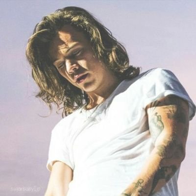 harryriverdale's profile picture. 