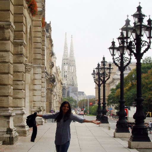 vinniehobbes's profile picture. somewhere beneath the books...forever!!