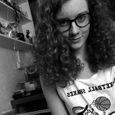 oopsyscroodles's profile picture. a painted maypole