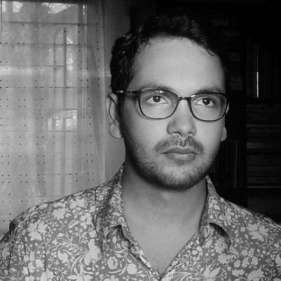 Artist | Theater Practitioner | Activist. Founder and director @floatingspace . Queer Sri Lankan tweeting about my work, art and politics. RT≠ endorsement