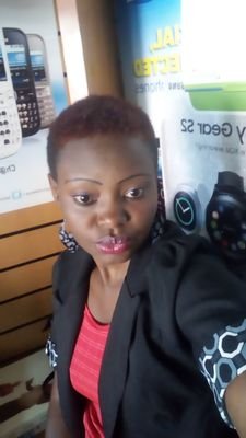 trizamuinura's profile picture. 